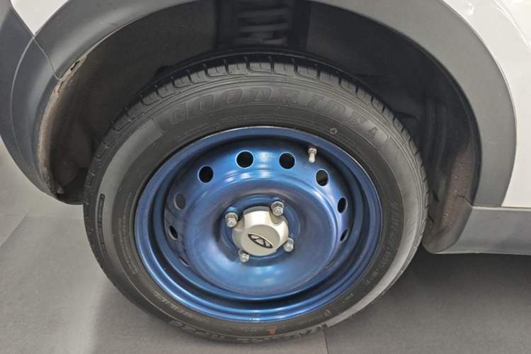 Used Chery QQ Little Ant 2021 200 000-Yuan Ant Fan Edition Energized Version Lithium Iron Phosphate 301 km Right Rear Wheel Hub