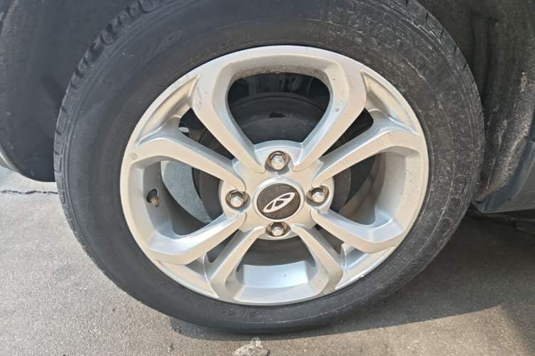 Used Chery QQ Little Ant 2021 200 000-Yuan Ant Fan Edition Energetic Version NMC Lithium Battery 301 km Right Rear Wheel Hub