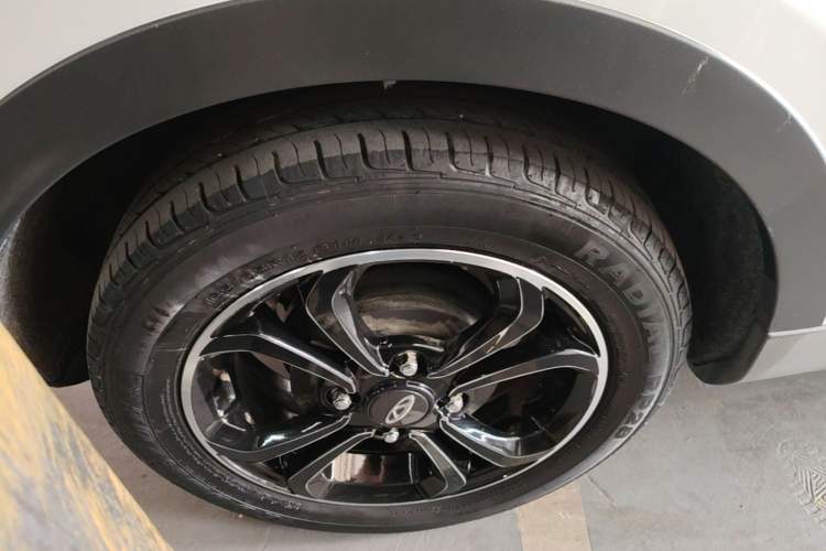 Used Chery QQ Little Ant 2021 200 000 Yuan Ant Fan Edition Energized Version NMC Lithium Battery 408 km Right Rear Wheel Hub