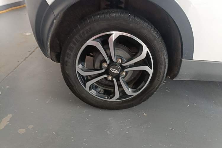 Used Chery QQ Little Ant 2021 200 000-Yuan Ant Fan Edition Talent Version NMC Battery 301 km Right Rear Wheel Hub