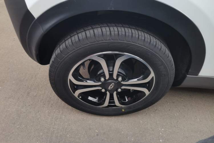 Used Chery QQ Little Ant 2021 150 000 Yuan "Ant Fan" Edition Ant Cool Version with Ternary Lithium Right Rear Wheel Hub