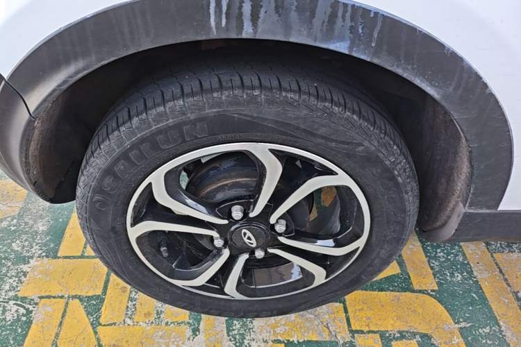 Used Chery QQ Little Ant 2021 150 000 Yuan "Ant Fan" Edition New Ant Cool Version Lithium-Ion Battery Right Rear Wheel Hub