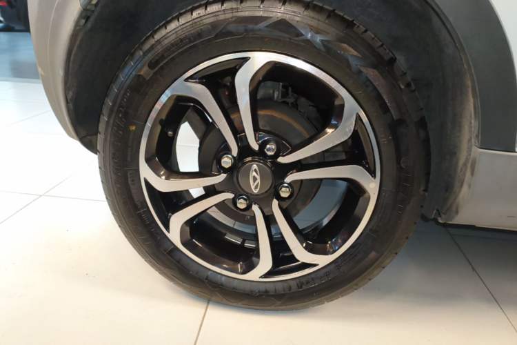 Used Chery QQ Little Ant 2021 150 000 Yuan Ant Fan Edition New Ant Cool Version Lithium Iron Phosphate Right Rear Wheel Hub