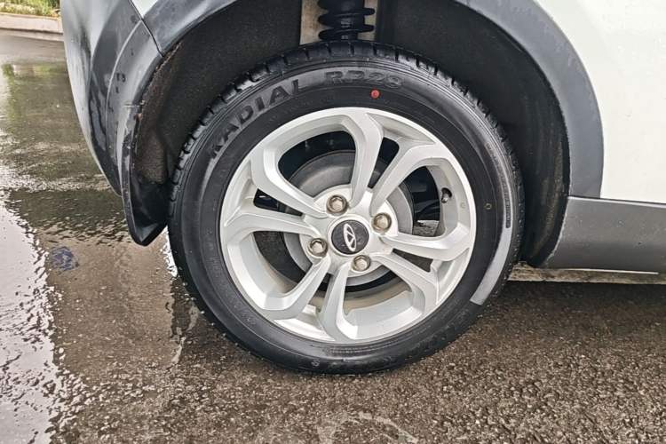 Used Chery QQ Little Ant 2021 200 000-Yuan Ant Fan Edition Energetic Version NMC Lithium Battery 301 km Right Rear Wheel Hub