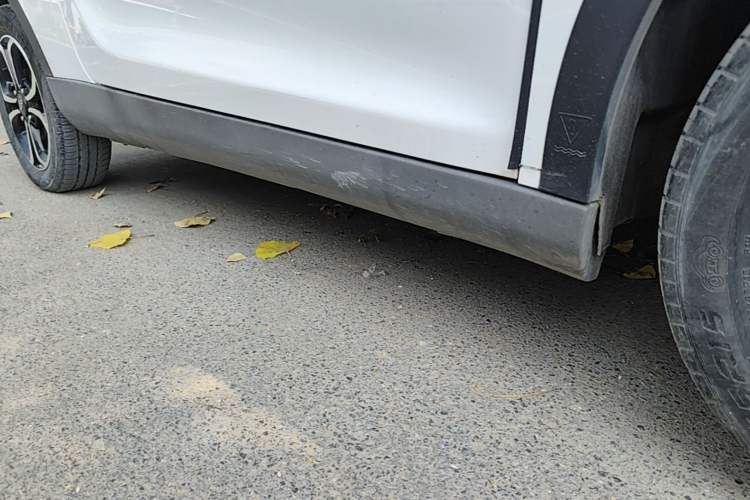 Used Chery QQ Little Ant 2021 150 000 Yuan "Ant Fan" Edition New Ant Cool Version Lithium-Ion Battery Right Side Sill