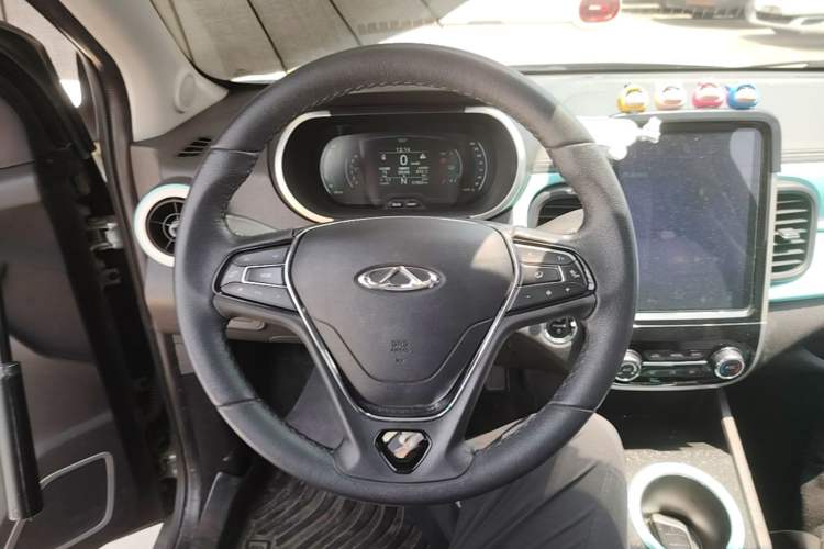 Used Chery QQ Little Ant 2021 150 000 Yuan Ant Fan Edition Ant Trend Version Lithium-Ion Battery Steering Wheel