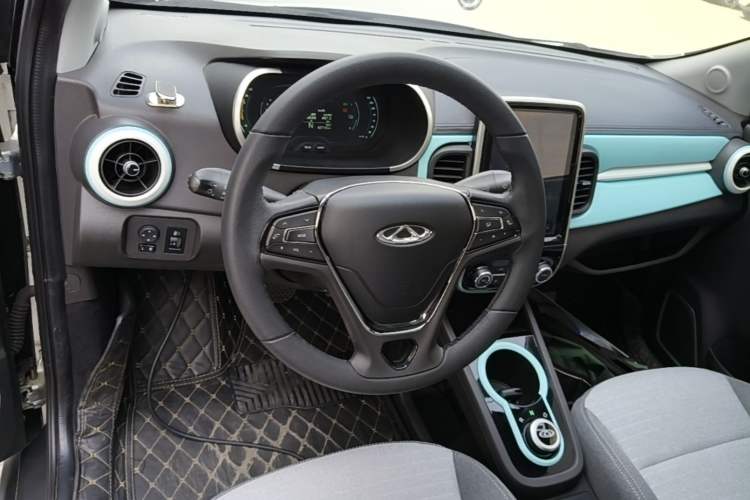 Used Chery QQ Little Ant 2021 150 000 Yuan Ant Fan Edition Ant Stylish Version Lithium Iron Phosphate Steering Wheel