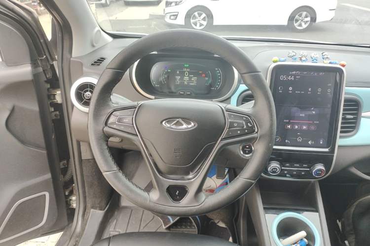 Used Chery QQ Little Ant 2021 150 000 Yuan Ant Fan Edition Ant Stylish Version Lithium-Ion Battery Steering Wheel
