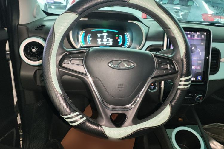 Used Chery QQ Little Ant 2021 200 000-Yuan Ant Fan Edition Talent Version NMC Battery 301 km Steering Wheel