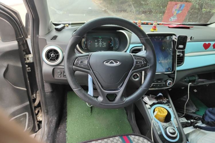 Used Chery QQ Little Ant 2021 200 000-Yuan Ant Fan Edition Talent Version NMC Battery 301 km Steering Wheel