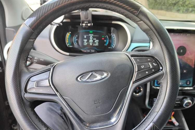 Used Chery QQ Little Ant 2021 200 000-Yuan Ant Fan Edition Talent Version NMC Battery 301 km Steering Wheel