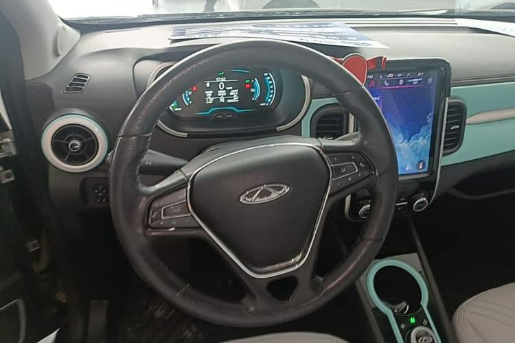Used Chery QQ Little Ant 2021 200 000-Yuan Ant Fan Edition Talent Version NMC Battery 301 km Steering Wheel