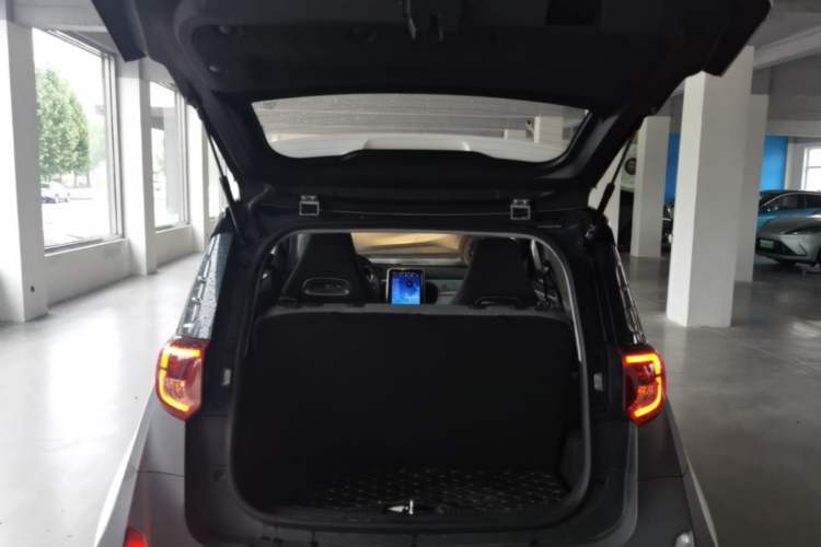 Used Chery QQ Little Ant 2021 150 000 Yuan Ant Fan Edition Ant Trend Version Lithium-Ion Battery Trunk