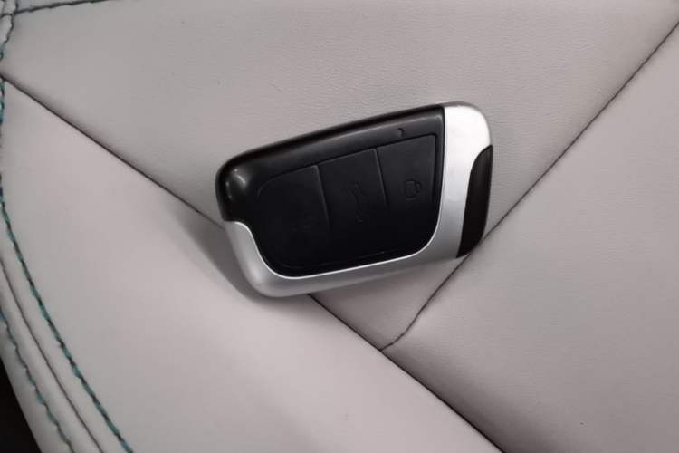 Used Chery QQ Little Ant 2021 150 000 Yuan Ant Fan Edition New Ant Cool Version Lithium Iron Phosphate Vehicle Key