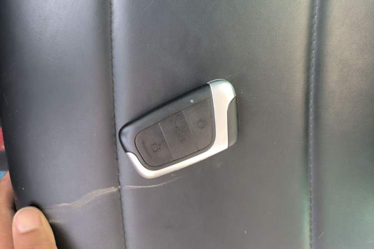 Used Chery QQ Little Ant 2021 150 000 Yuan Ant Fan Edition Ant Cool Version Lithium Iron Phosphate Vehicle Key