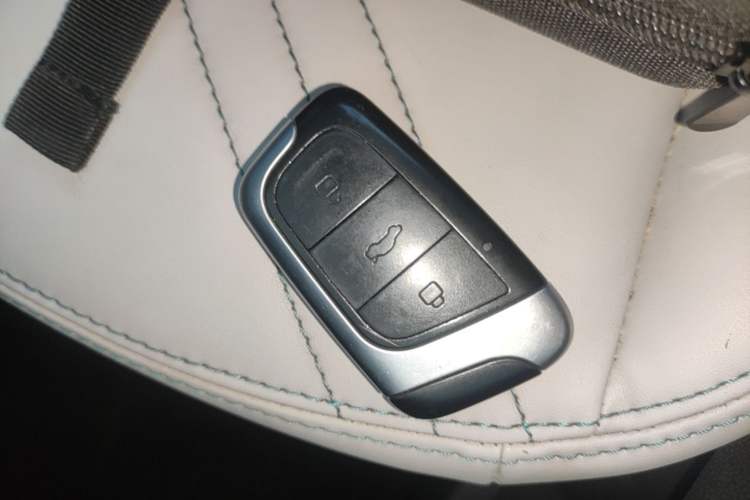 Used Chery QQ Little Ant 2021 200 000 Yuan Ant Fan Edition Energized Version NMC Lithium Battery 408 km Vehicle Key