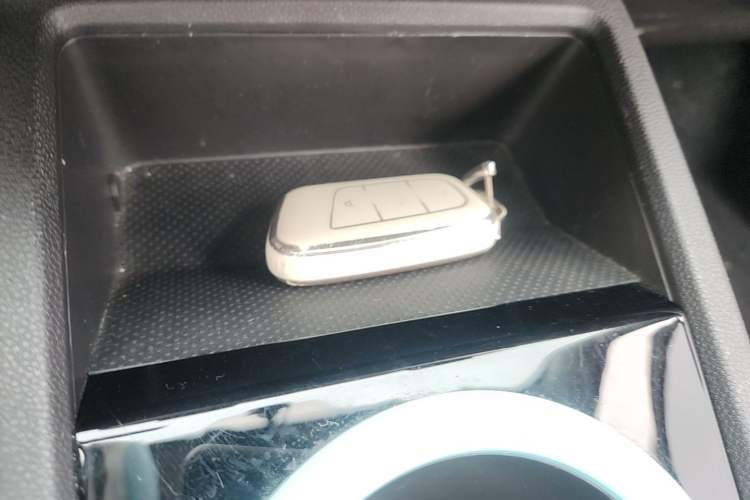 Used Chery QQ Little Ant 2021 200 000-Yuan Ant Fan Edition Talent Version NMC Battery 301 km Vehicle Key
