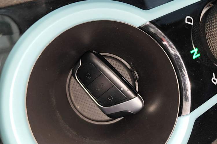Used Chery QQ Little Ant 2021 150 000 Yuan "Ant Fan" Edition Ant Cool Version with Ternary Lithium Vehicle Key