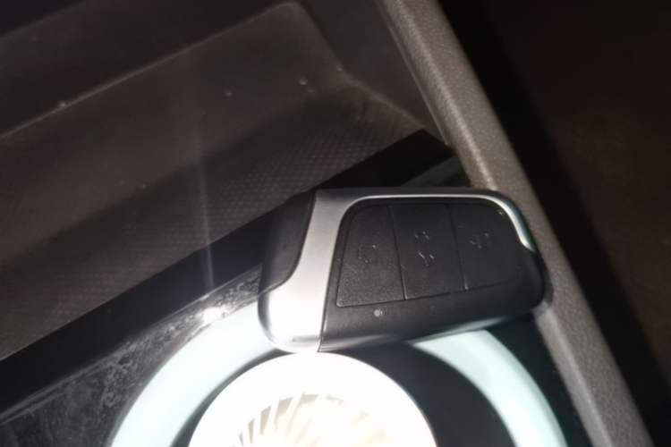 Used Chery QQ Little Ant 2021 150 000 Yuan Ant Fan Edition Ant Trend Version Lithium-Ion Battery Vehicle Key