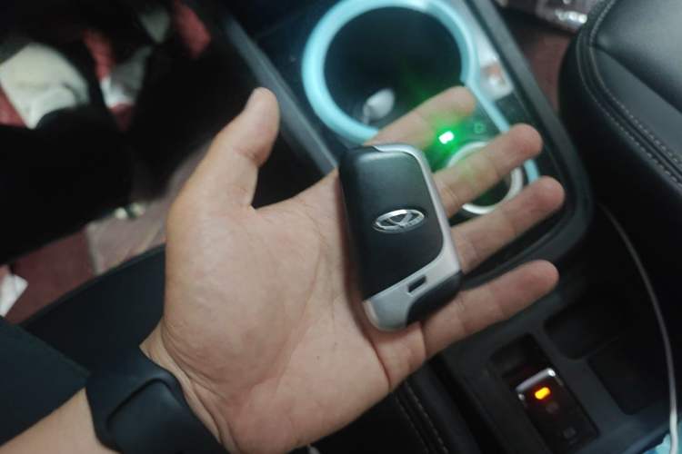 Used Chery QQ Little Ant 2021 150 000 Yuan "Ant Fan" Edition New Ant Cool Version Lithium-Ion Battery Vehicle Key