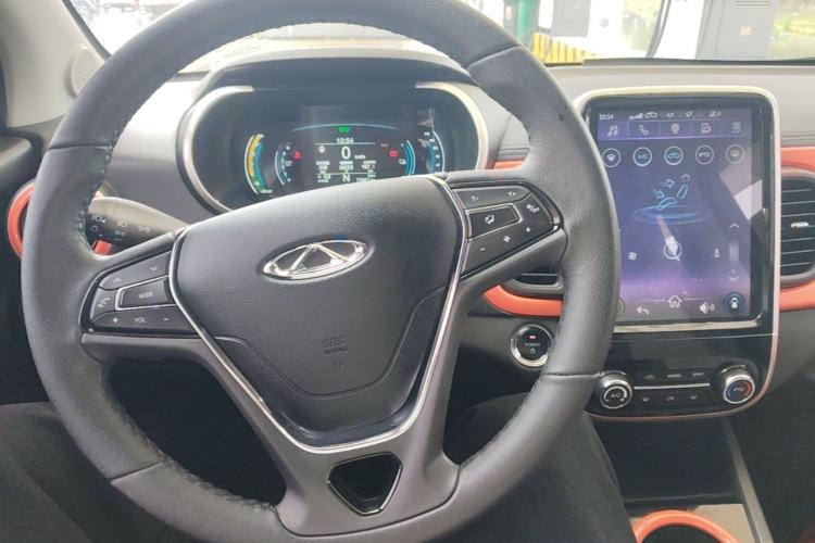Used Chery QQ Little Ant 2021 150 000 Yuan Ant Fan Edition Ant Trend Version Lithium Iron Phosphate Center Console