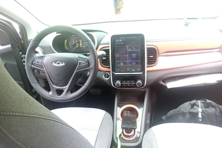Used Chery QQ Little Ant 2021 150 000 Yuan Ant Fan Edition Ant Cool Version Lithium Iron Phosphate Center Console