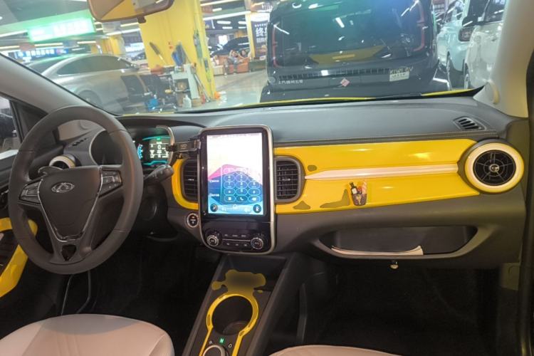 Used Chery QQ Little Ant 2021 200 000-Yuan Ant Fan Edition Talent Version NMC Battery 301 km Center Console