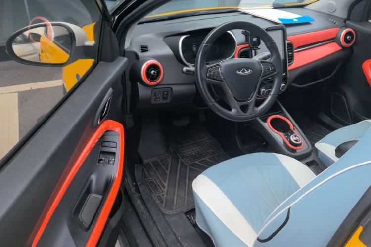 Used Chery QQ Little Ant 2021 200 000 Yuan "Ant Fan" Edition Energized Version NMC Lithium Battery 301 km Driver Seat
