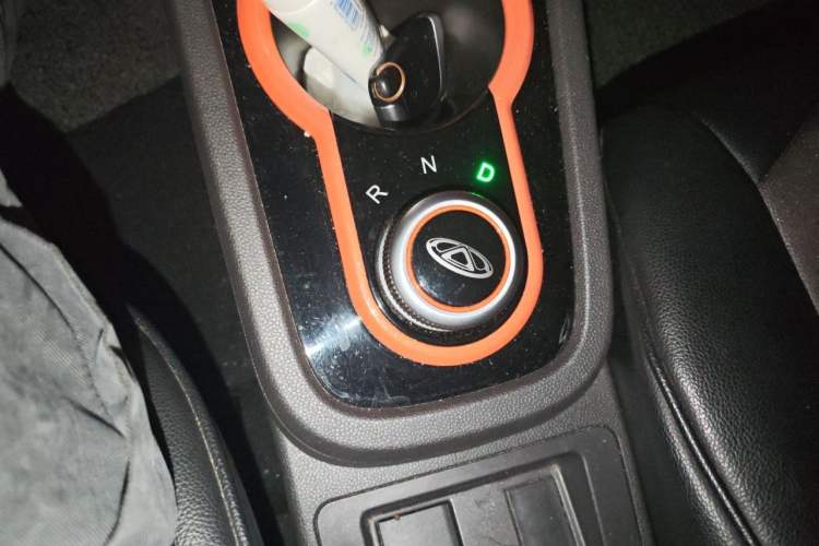 Used Chery QQ Little Ant 2021 150 000 Yuan "Ant Fan" Edition Ant Cool Version with Ternary Lithium Gear Lever