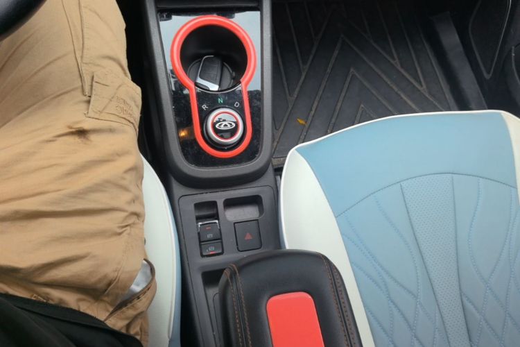 Used Chery QQ Little Ant 2021 200 000 Yuan "Ant Fan" Edition Energized Version NMC Lithium Battery 301 km Gear Lever