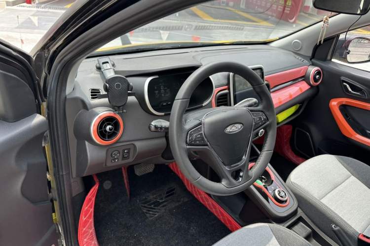Used Chery QQ Little Ant 2021 150 000 Yuan Ant Fan Edition Ant Cool Version Lithium Iron Phosphate Interior 2