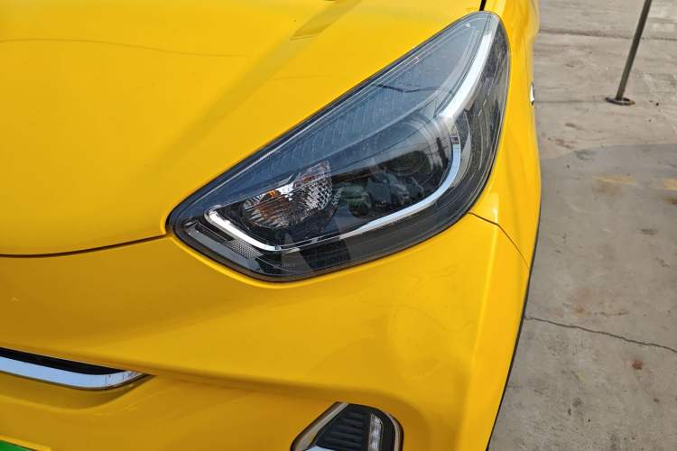 Used Chery QQ Little Ant 2021 200 000-Yuan Ant Fan Edition Oxygen Version Lithium Iron Phosphate 301 km Left Front Headlight