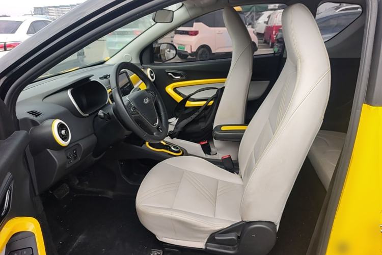 Used Chery QQ Little Ant 2021 200 000-Yuan Ant Fan Edition Talent Version NMC Battery 408 km续航 Left Front Seat