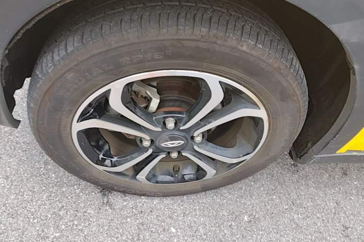 Used Chery QQ Little Ant 2021 150 000 Yuan "Ant Fan" Edition New Ant Cool Version Lithium-Ion Battery Left Front Wheel Hub