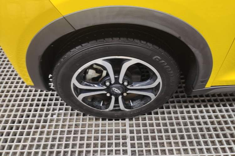 Used Chery QQ Little Ant 2021 150 000 Yuan Ant Fan Edition Ant Stylish Version Lithium Iron Phosphate Left Front Wheel Hub