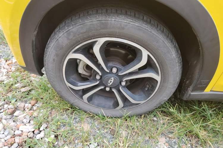 Used Chery QQ Little Ant 2021 150 000 Yuan Ant Fan Edition Ant Stylish Version Lithium Iron Phosphate Left Front Wheel Hub