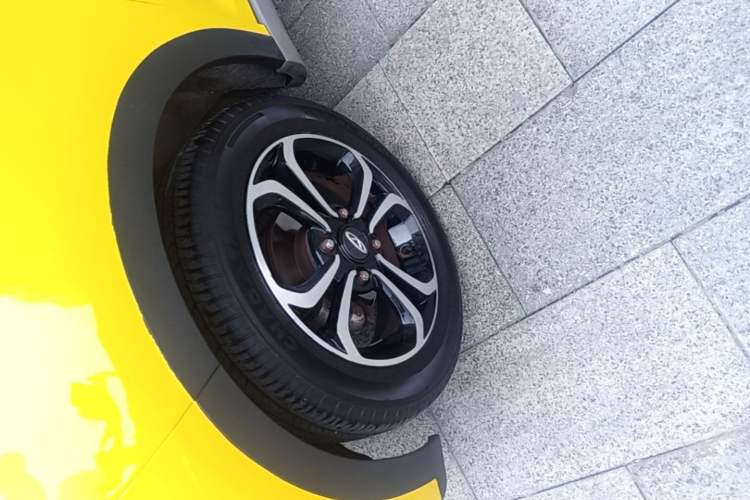 Used Chery QQ Little Ant 2021 150 000 Yuan Ant Fan Edition Ant Cool Version Lithium Iron Phosphate Left Front Wheel Hub