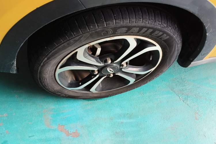 Used Chery QQ Little Ant 2021 150 000 Yuan Ant Fan Edition New Ant Cool Version Lithium Iron Phosphate Left Front Wheel Hub