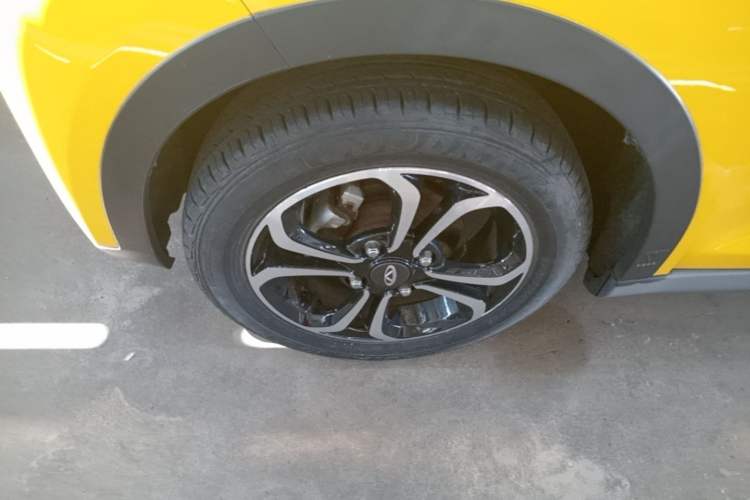 Used Chery QQ Little Ant 2021 150 000 Yuan Ant Fan Edition Ant Cool Version Lithium Iron Phosphate Left Front Wheel Hub