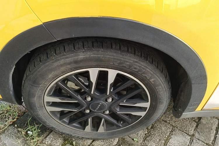 Used Chery QQ Little Ant 2021 200 000-Yuan Ant Fan Edition Oxygen Version Lithium Iron Phosphate 301 km Left Front Wheel Hub