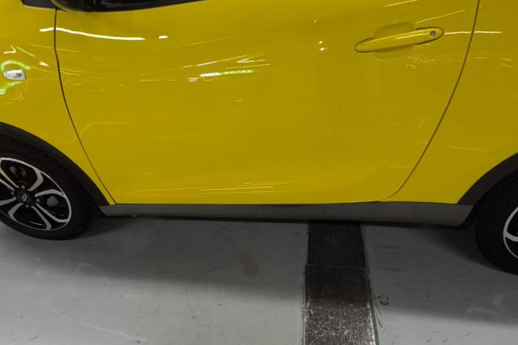 Used Chery QQ Little Ant 2021 200 000-Yuan Ant Fan Edition Talent Version NMC Battery 301 km Left Side Sill