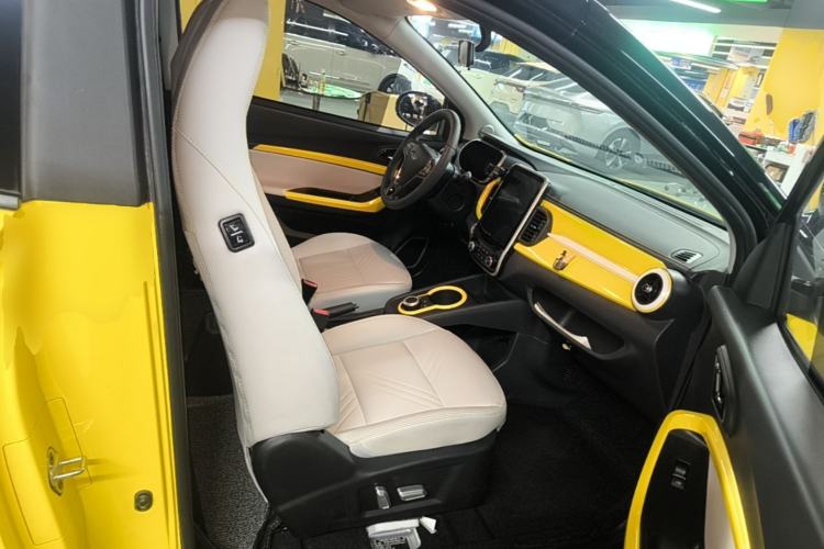 Used Chery QQ Little Ant 2021 200 000-Yuan Ant Fan Edition Talent Version NMC Battery 301 km Right Front Seat