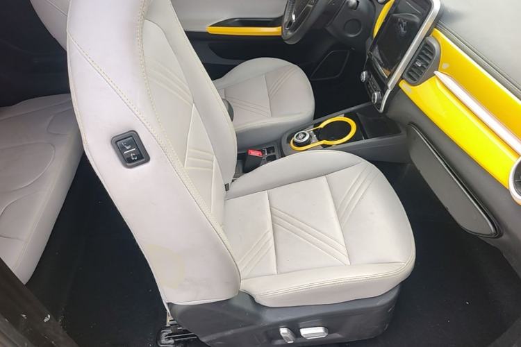 Used Chery QQ Little Ant 2021 200 000-Yuan Ant Fan Edition Talent Version NMC Battery 408 km续航 Right Front Seat