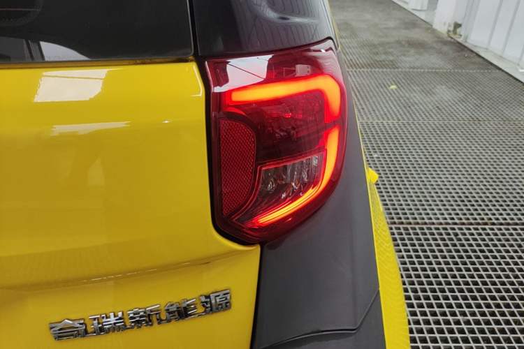 Used Chery QQ Little Ant 2021 150 000 Yuan Ant Fan Edition Ant Stylish Version Lithium Iron Phosphate Right Rear Taillight
