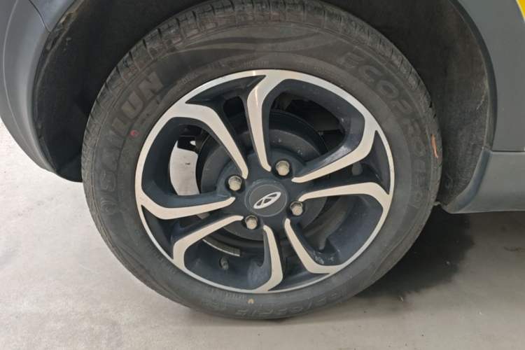 Used Chery QQ Little Ant 2021 150 000 Yuan Ant Fan Edition Ant Stylish Version Lithium-Ion Battery Right Rear Wheel Hub