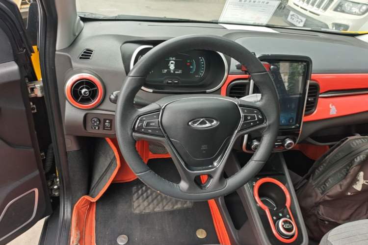 Used Chery QQ Little Ant 2021 150 000 Yuan Ant Fan Edition Ant Stylish Version Lithium-Ion Battery Steering Wheel