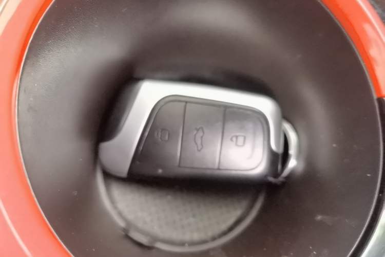 Used Chery QQ Little Ant 2021 150 000 Yuan Ant Fan Edition Ant Trend Version Lithium Iron Phosphate Vehicle Key