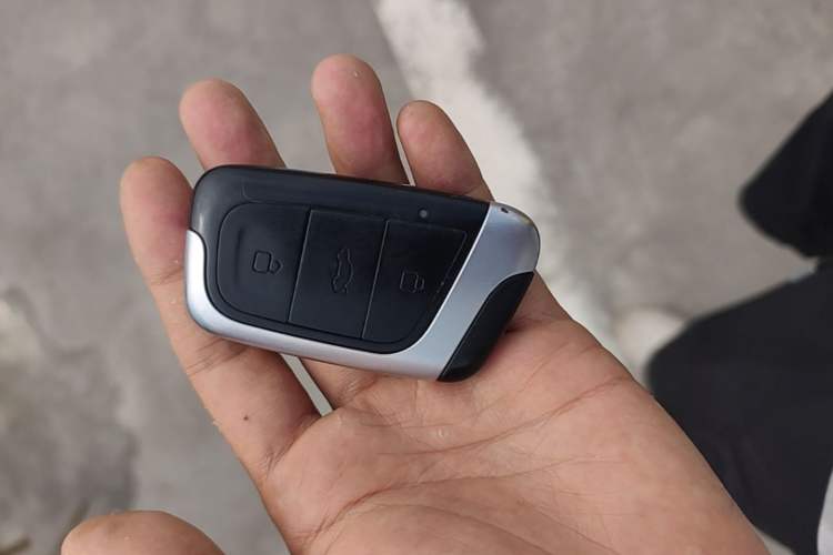 Used Chery QQ Little Ant 2021 200 000-Yuan Ant Fan Edition Talent Version NMC Battery 408 km续航 Vehicle Key
