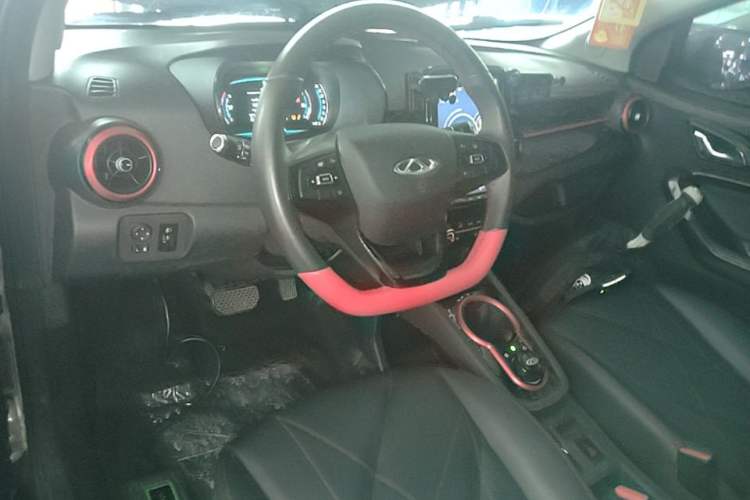Used Chery QQ Little Ant 2022 Restyled Version Sweet Pink Edition Half-Sugar Version 28.8 kWh 30 kW 301 km Center Console