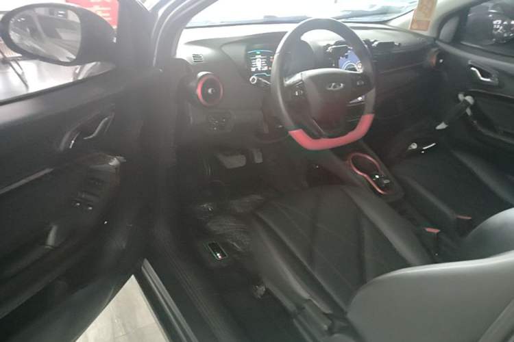 Used Chery QQ Little Ant 2022 Restyled Version Sweet Pink Edition Half-Sugar Version 28.8 kWh 30 kW 301 km Driver Seat